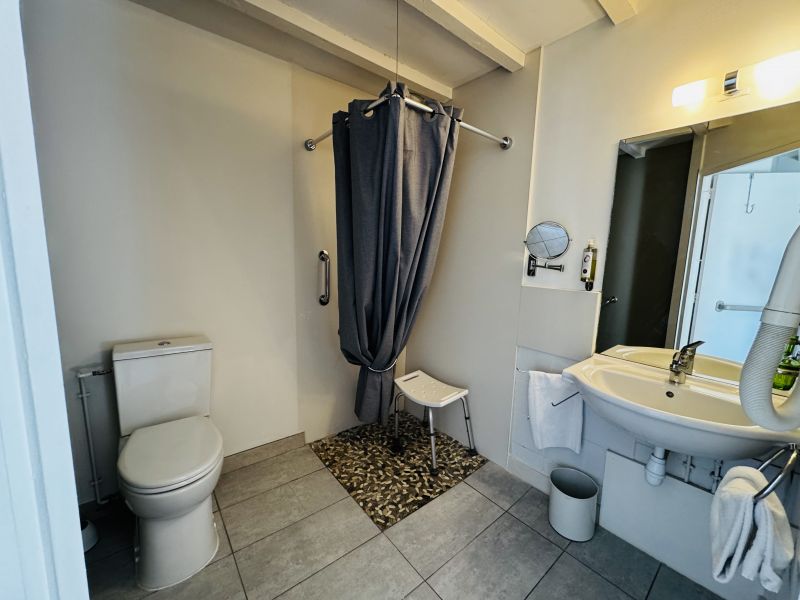 Salle d'Eau PMR